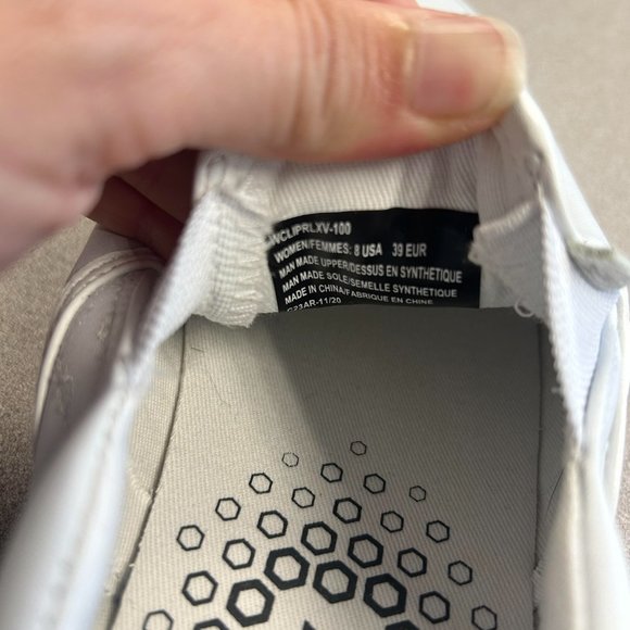 Woman's Lugz white slip on shoes size 8 - Picture 2 of 5